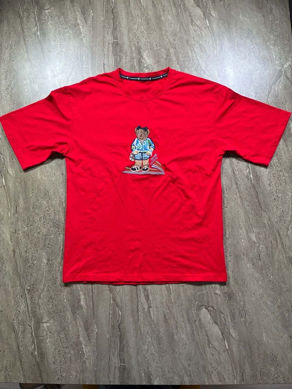 Teoniewonder Red Bear Graphic T-Shirt Size M